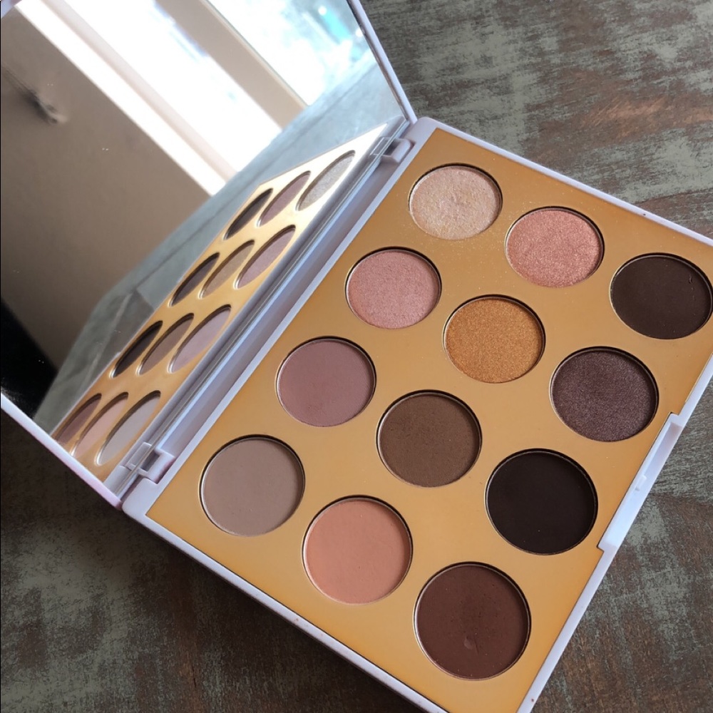 Mac limited edition eyeshadow palette